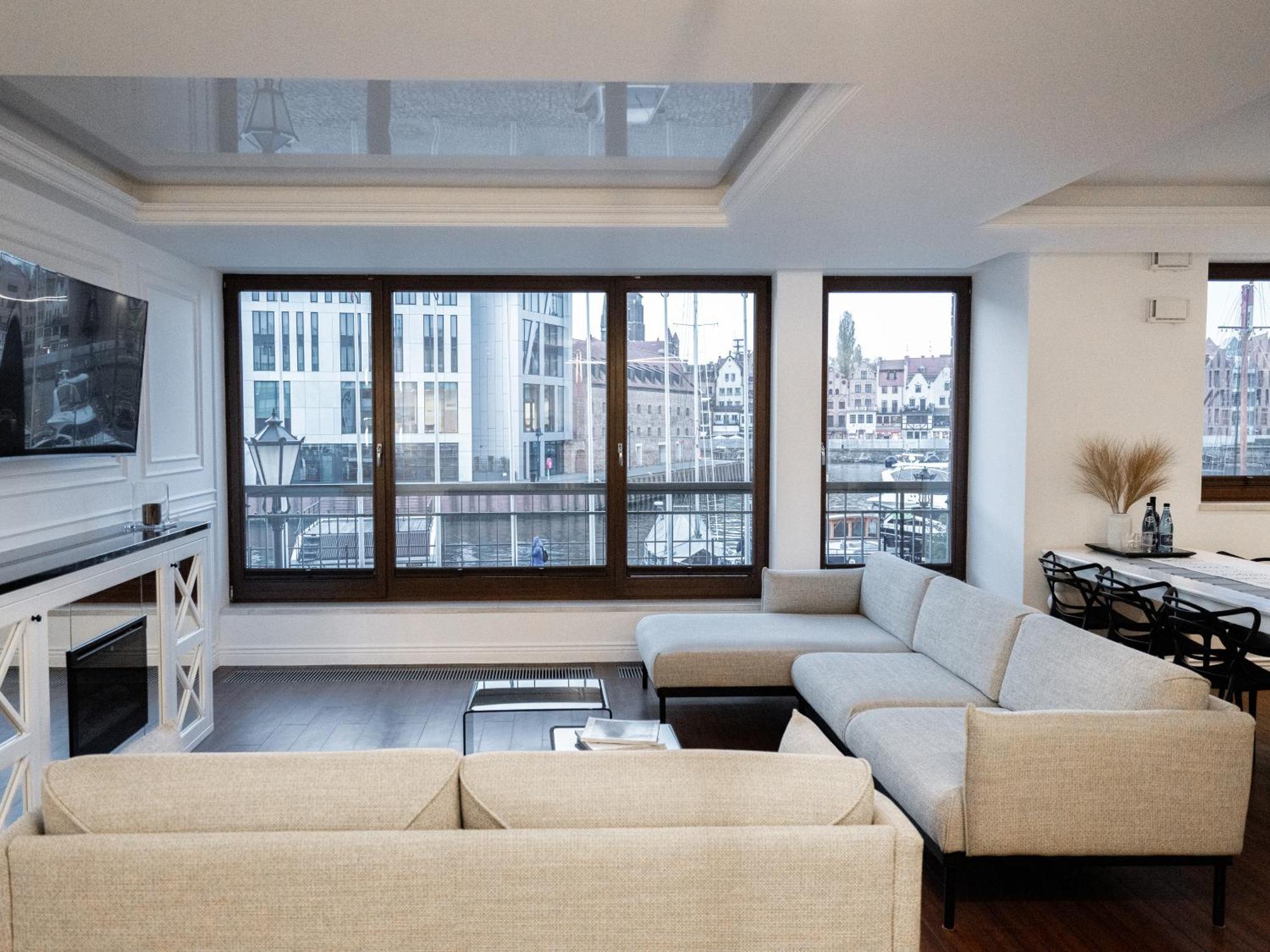 Suite Szafarnia Prime Location Гданьск Экстерьер фото